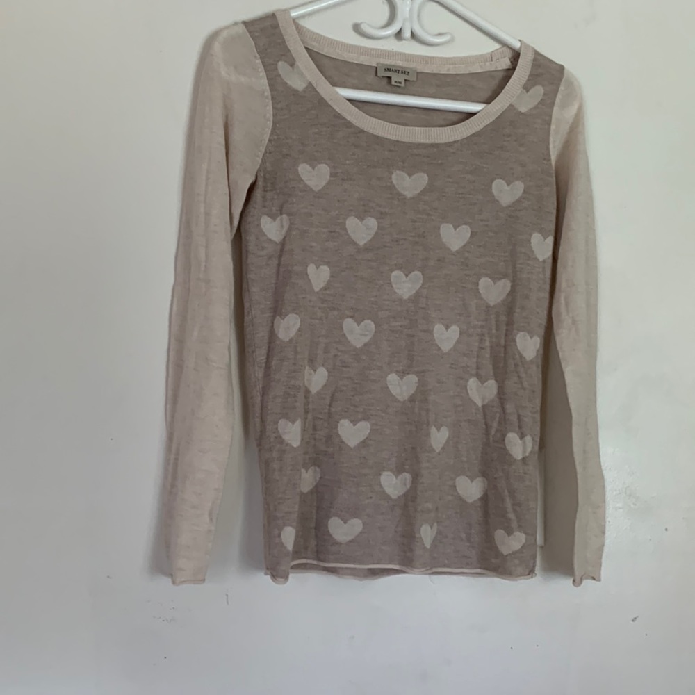 Light weight crewneck sweater top very good condition